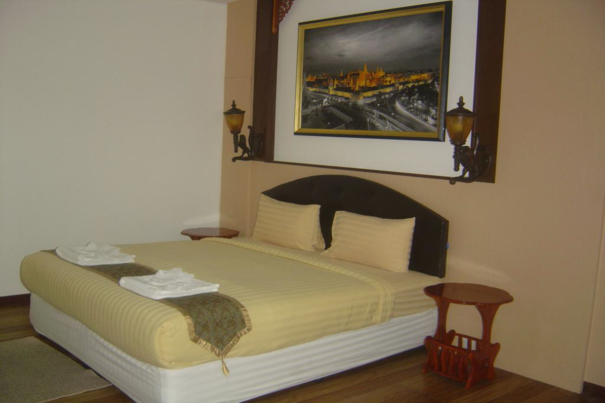 Qg Resort Bangkok Bagian luar foto