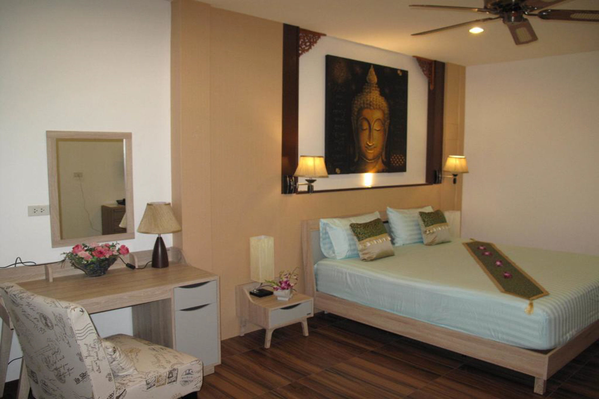 Qg Resort Bangkok Bagian luar foto